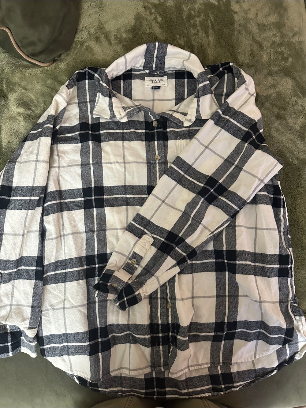 American Eagle Black and White Flannel